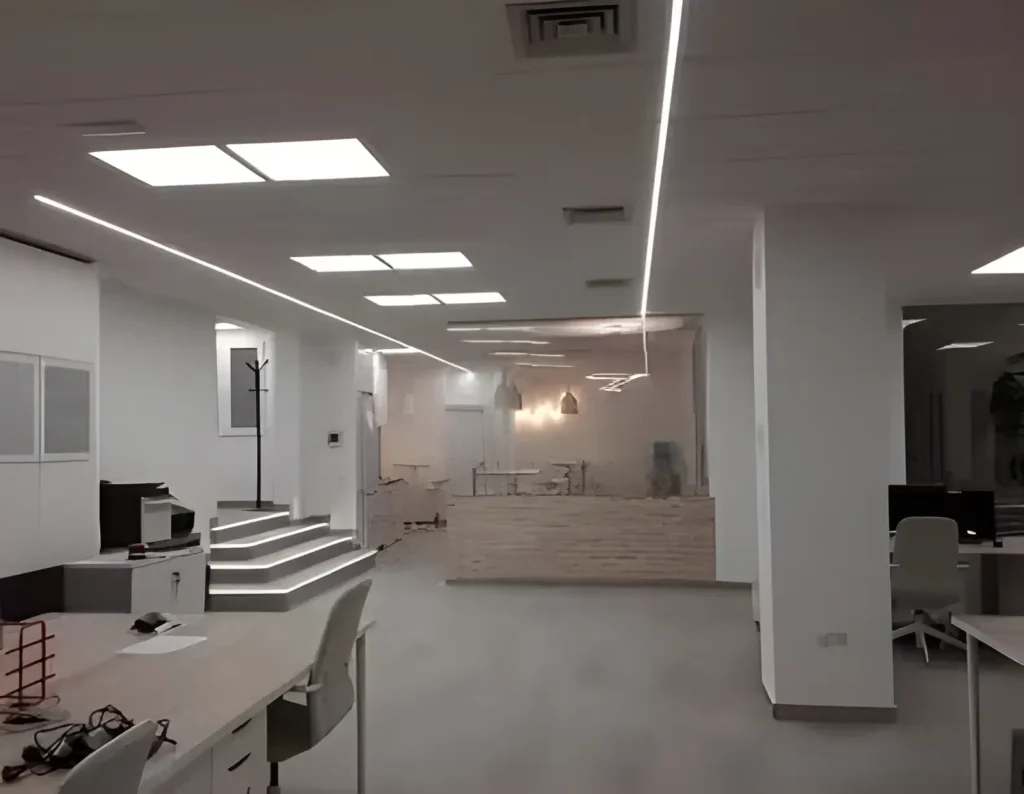 Local comercial reformado por empresa de Reformas Cádiz